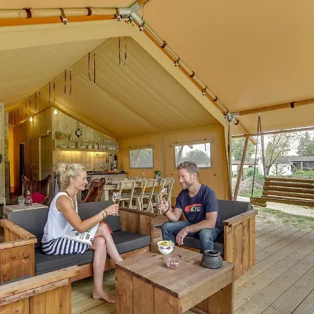 Tent With Sanitary Facilities At The Bedafse Bergen *