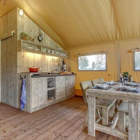 Tent With Sanitary Facilities At The Bedafse Bergen Uden